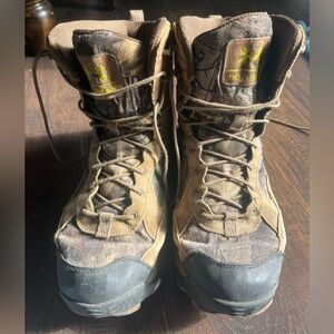 Men’s Under Armour camo hunting boots